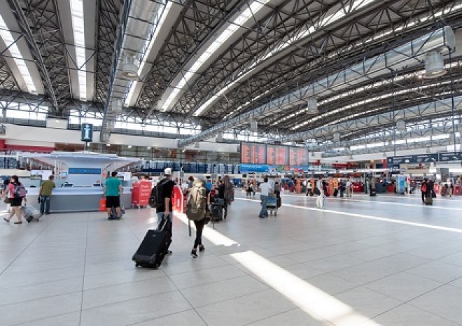 ​Letiště Praha do června odbavilo 5,6 milionu cestujících, meziročně o 26 procent více