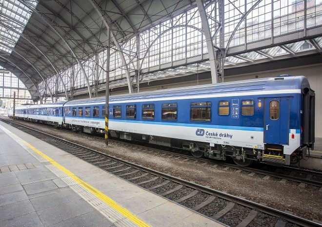 ​ČD pokračují v mimořádných kontrolách lehátkových vozů Bcmz, vůz úspěšně prošel pevnostní zkouškou pro nové vozy