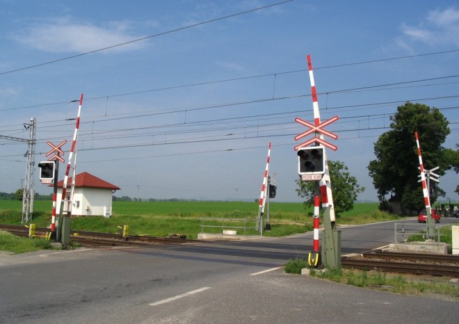 SŽDC pokračuje v investicích do bezpečnějších přejezdů