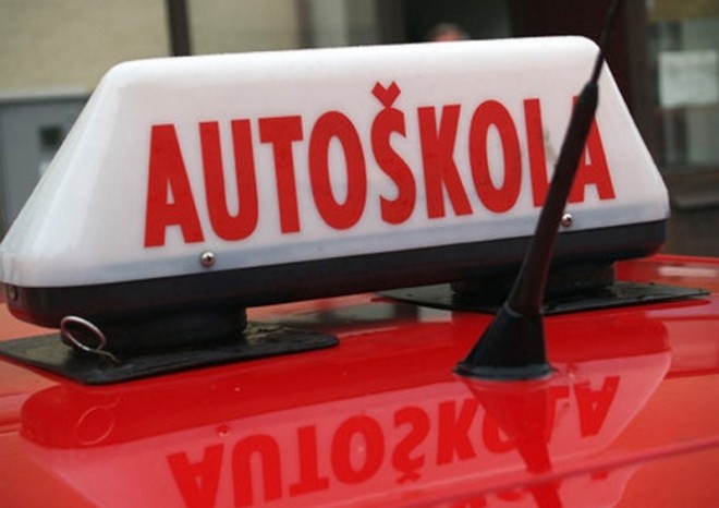 Nový zákon o autoškolách zpřísní cestu k řidičskému průkazu