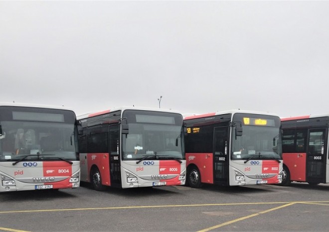 ​Společnost IVECO Bus dodala sedm nových autobusů v barvách PID pro ČSAD Střední Čechy