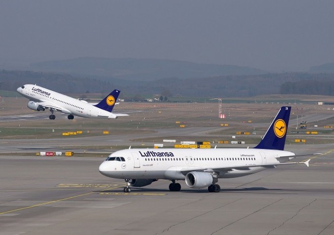 ​Letecká společnost Lufthansa letos plánuje nabrat zhruba deset tisíc lidí
