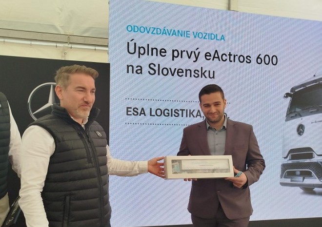 ​ESA logistika nasazuje do provozu první e-truck, model eActros 600