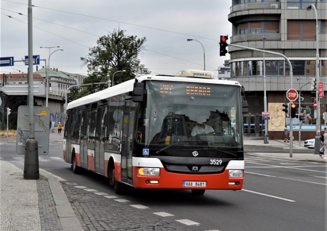 ​DPP loni kvůli covidu zaznamenal pokles příjmů z jízdného 1,35 miliardy Kč