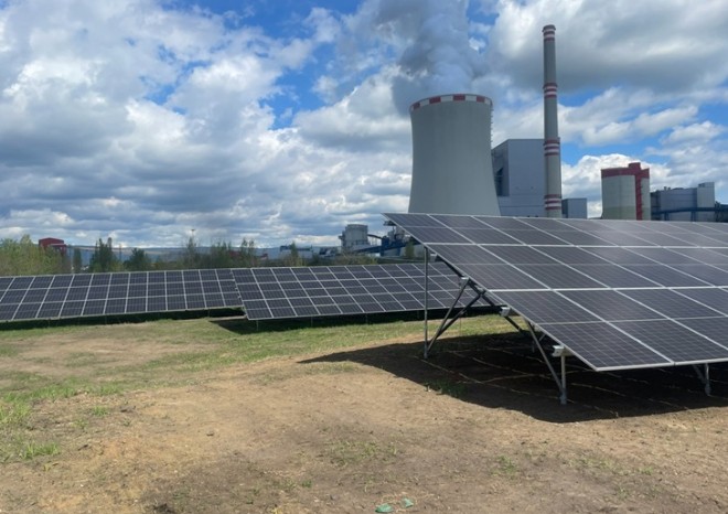 ​Společnost ČEZ urychluje výstavbu solárních elektráren, uvedla do provozu pět nových zdrojů