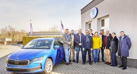 Škoda Auto darovala speciálně upravený vůz rehabilitačnímu centru UNBROKEN na Ukrajině