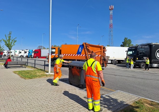 ​ŘSD: Začal jarní úklid odpočívek, lidé se na nich nově zbavují nebezpečného materiálu