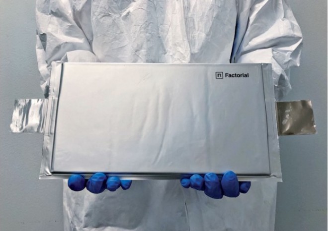 Skupina Stellantis dokončila investici do společnosti Factorial a urychluje svou strategii elektrifikace