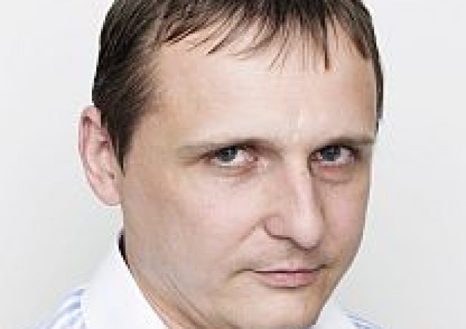 Ministr Vít Bárta zastavil všechny železniční a
dvanáctsilnič­ních staveb