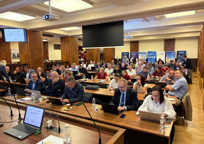 ​ŽESNAD.CZ otevřel na ministerstvu dopravy debatu o bezpečnosti železnice, funkční systém se nepozná podle počtu dokumentů
