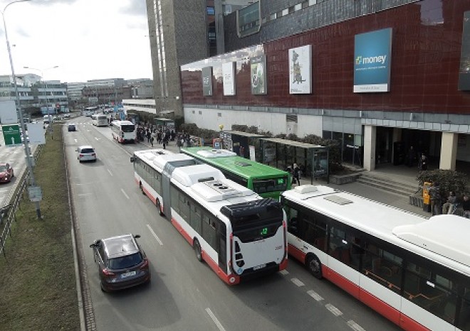 ​Aktuální polohu dopravních prostředků na jižní Moravě zobrazují už i Google mapy