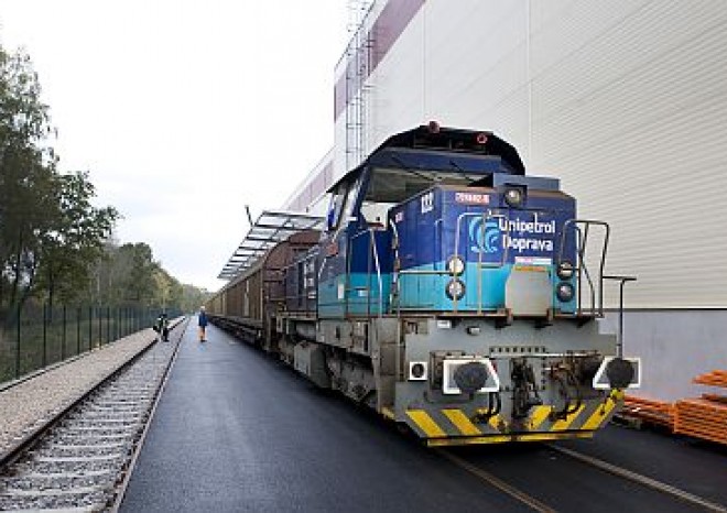 DB Schenker zahájil železniční přepravy do Pardubic