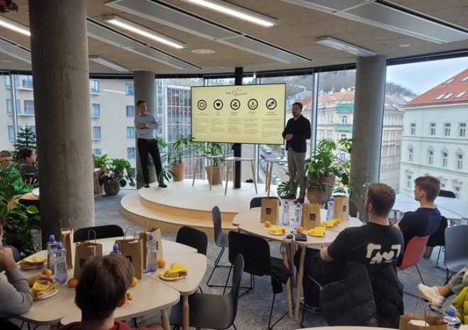 ​Studenti Katedry logistiky FPH VŠE navštívili největšího kontejnerového rejdaře MSC