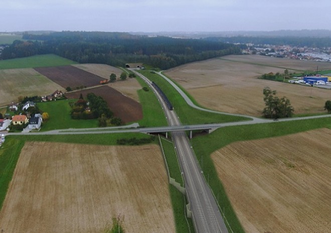 ​Trať do Českých Budějovic se zkrátí o čtyři kilometry, vlaky pojedou dvoustovkou