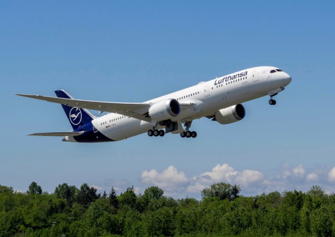 Aerolinky v souvislosti s napětím na Blízkém východě prodlužují pozastavení letů