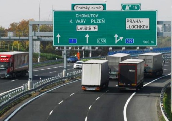 V únoru jezdilo po českých dálnicích meziročně o sedm procent
kamionů více