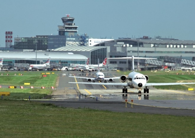 Zájem o létání dál roste, pražské letiště v červnu odbavilo 289 000 pasažérů