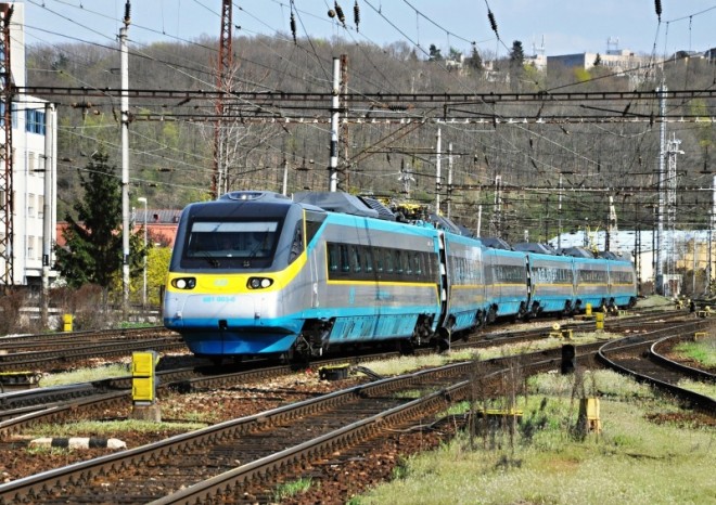 Dopravci upozorňují na omezení za hranicemi, spoje ohroženy nejsou