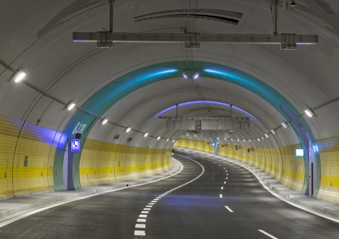 Pražský tunel Blanka začal sloužit veřejnosti