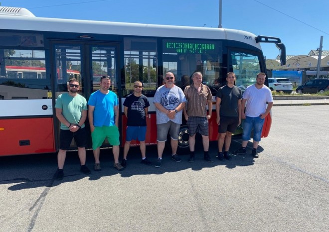 ​Brněnskou MHD na prázdniny posílí sedm řidičů autobusu z Ostravy