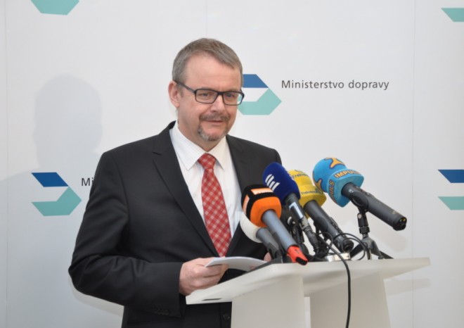 Dan Ťok chce urychlit výstavbu silnic i jejich opravy
